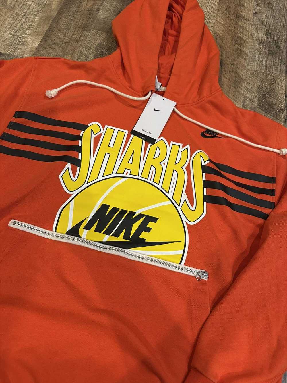 Nike × Streetwear NEW Nike Standard Issue Sharks … - image 2