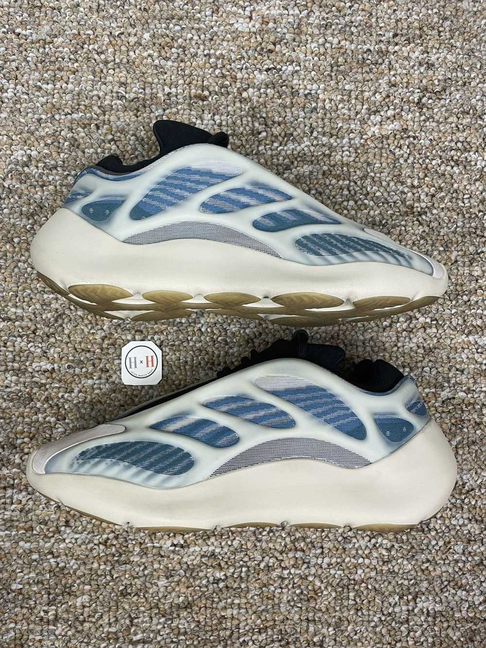 Adidas Yeezy 700 V3 Kyanite - image 2