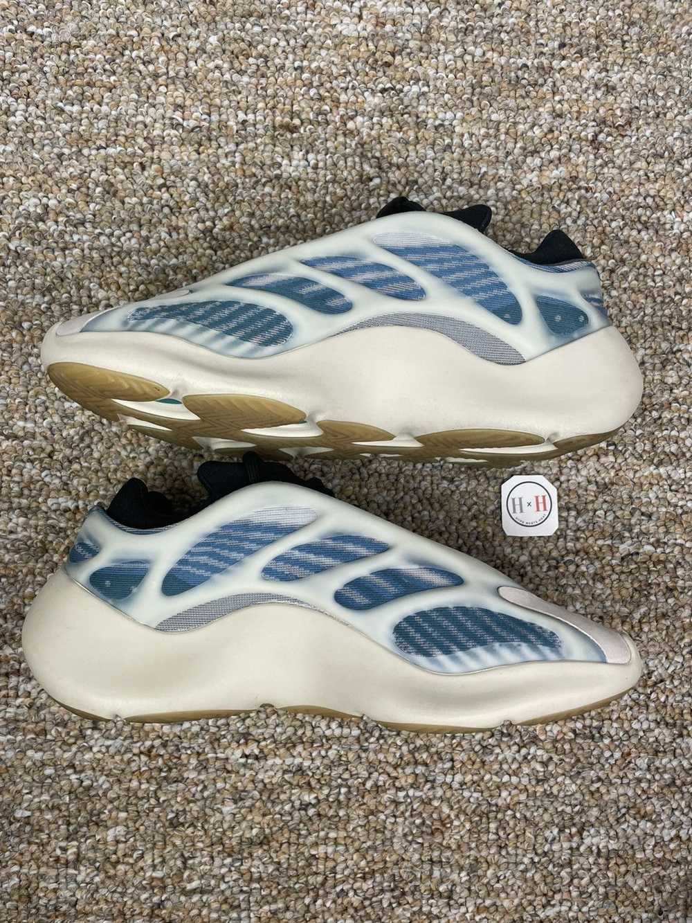 Adidas Yeezy 700 V3 Kyanite - image 3