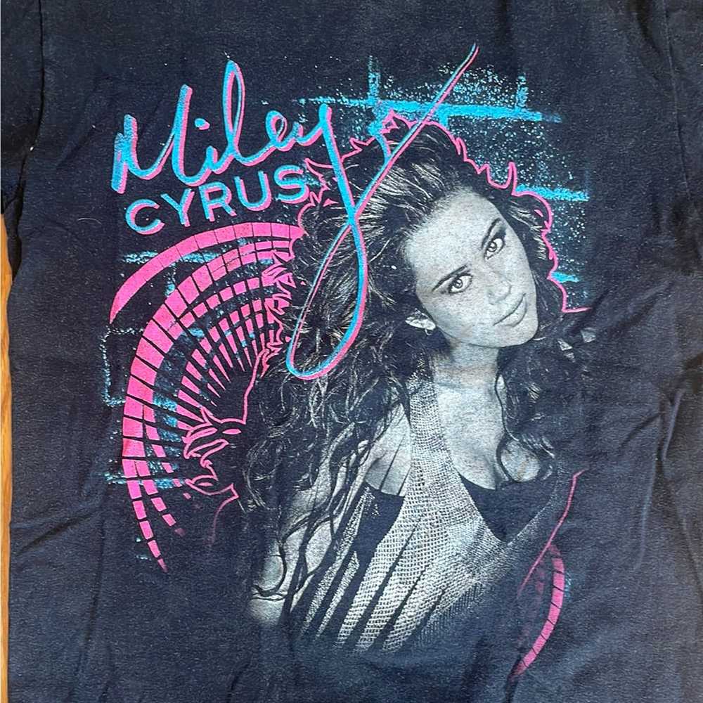 Band Tees Rare Miley Cyrus 2009 Wonder Tour T-Shi… - image 2