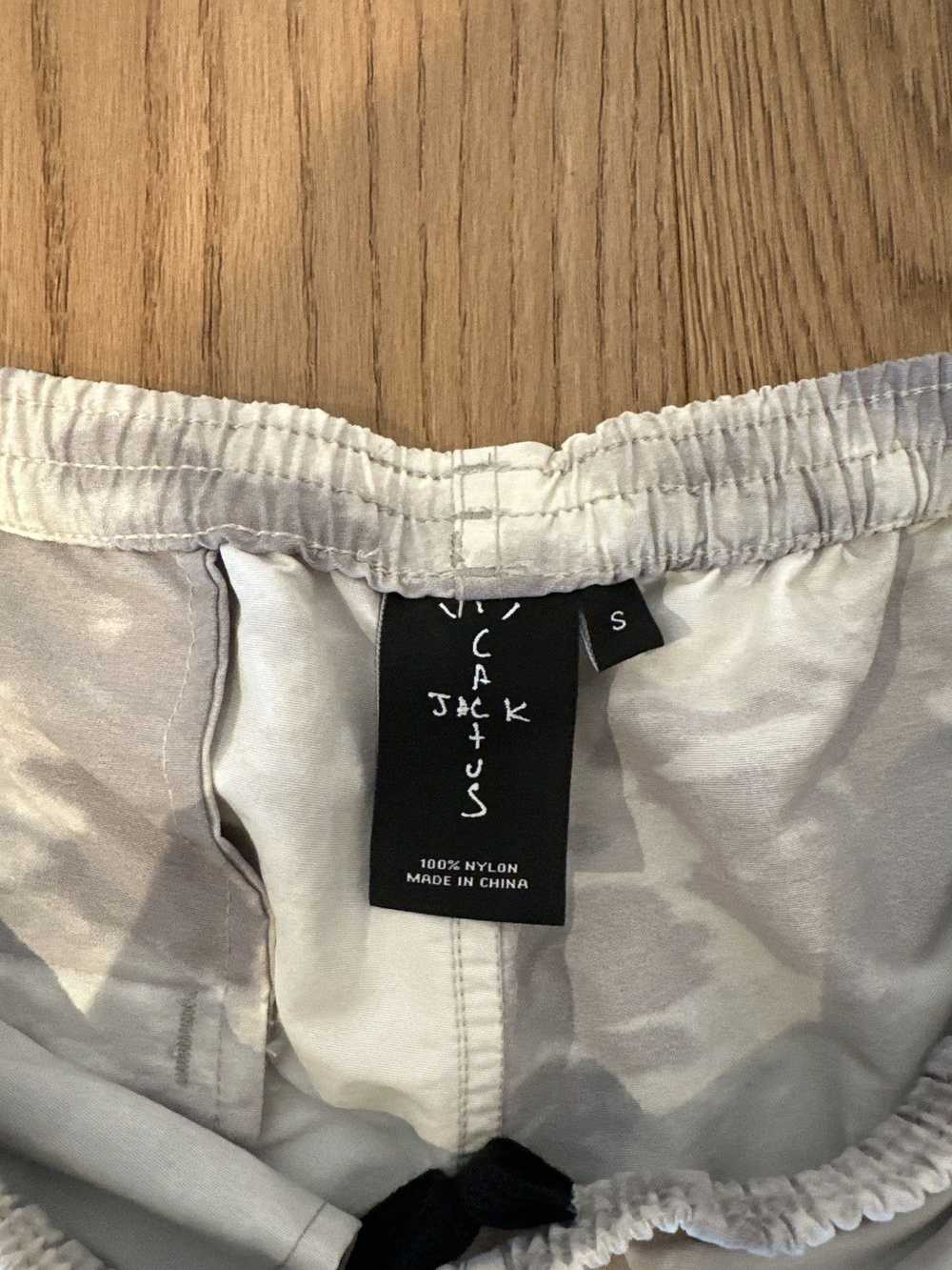 Travis Scott Cactus Trails Shorts - Size Small - image 2