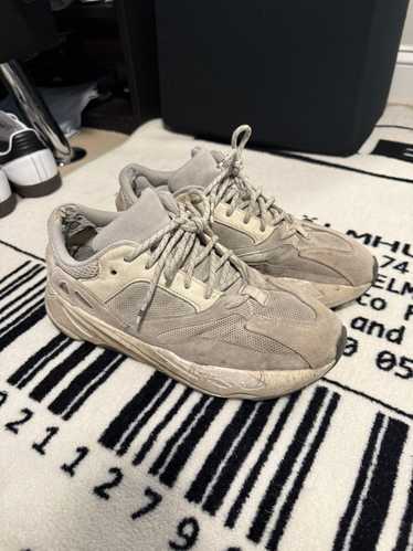 Adidas × Kanye West × Streetwear Yeezy 700 analog