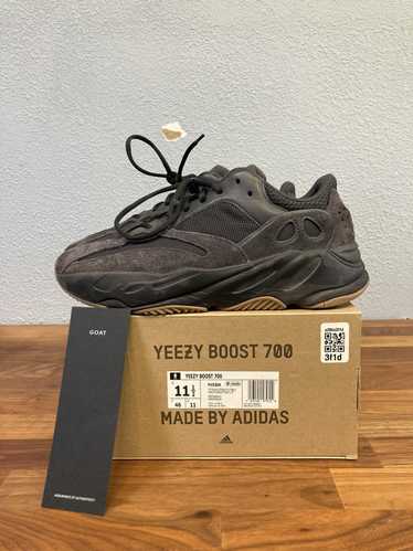 Adidas Yeezy Boost 700 ‘Utility Black’