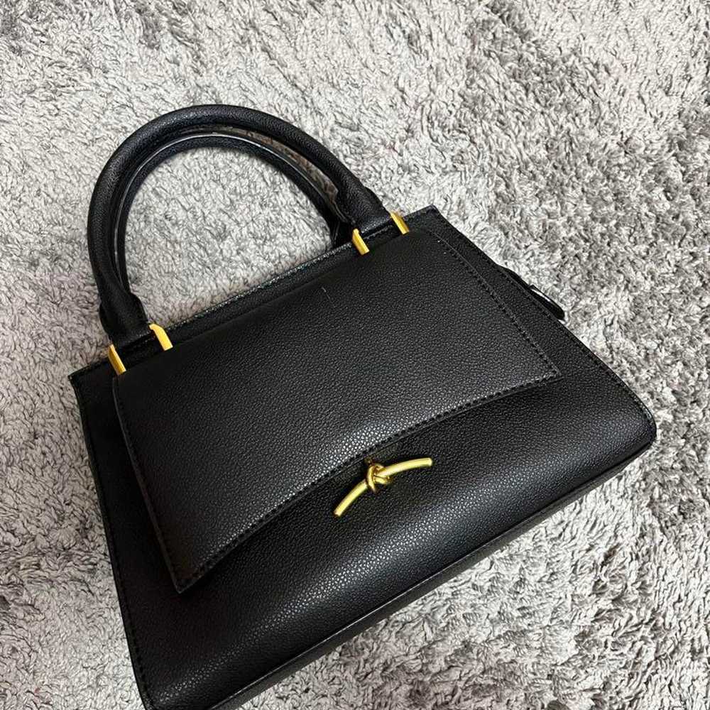 Huxley Trapeze Tote Bag / CHARLES&KEITH - image 4