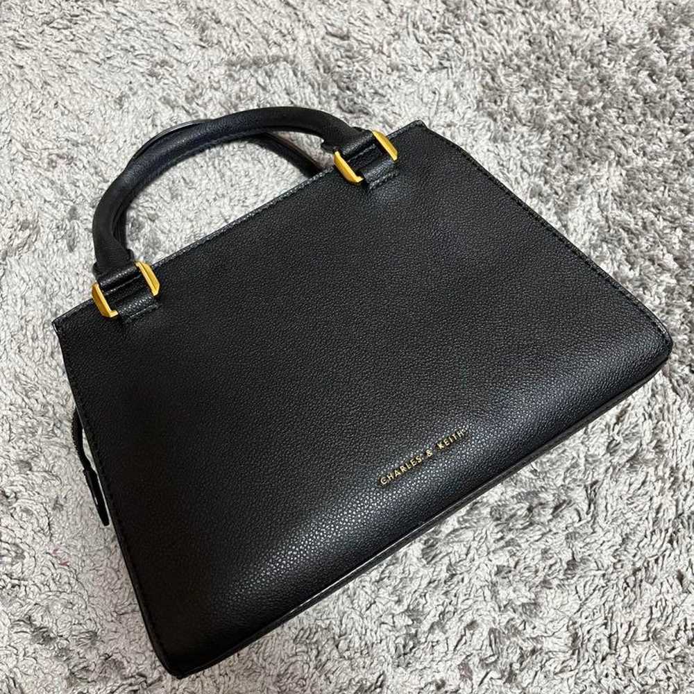 Huxley Trapeze Tote Bag / CHARLES&KEITH - image 9