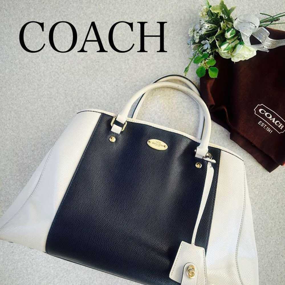 Excellent condition COACH Navy × Ivory Handbag To… - image 1