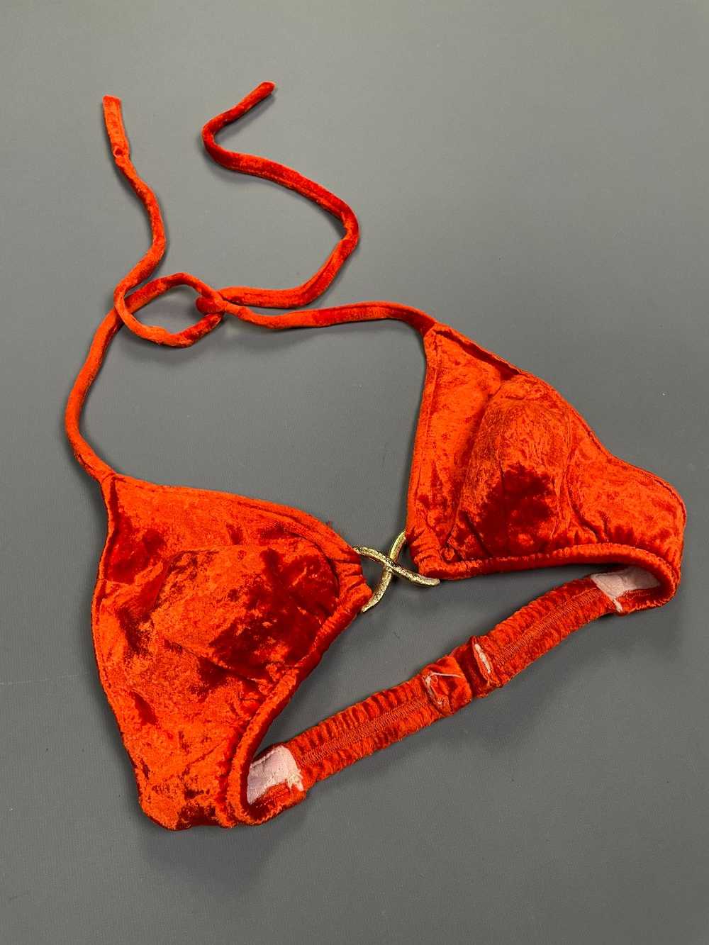 RAD! 1960S BURNT ORANGE CRUSHED VELVET HALTER TOP… - image 6