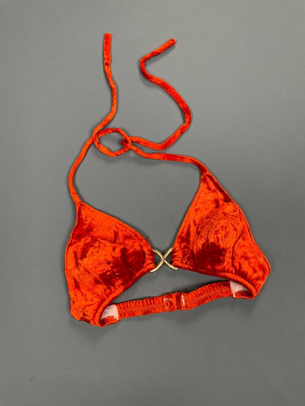 RAD! 1960S BURNT ORANGE CRUSHED VELVET HALTER TOP… - image 9