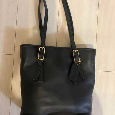 Old Coach Shoulder Bag in Black.