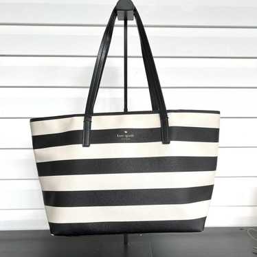 Kate Spade Tote. Makes a great summer‎ bag. In gre