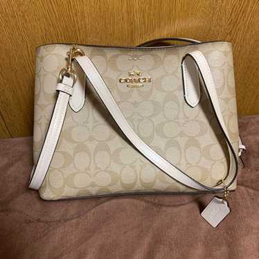 Coach Signature Shoulder Bag