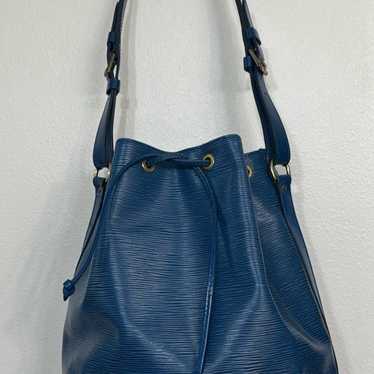 Auth Louis Vuitton Blue leather EPI NOE