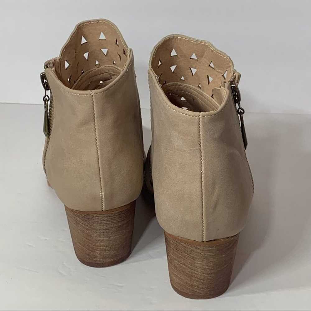 NWOT Yoki Kylie Geometric Cutout Bootie - image 2