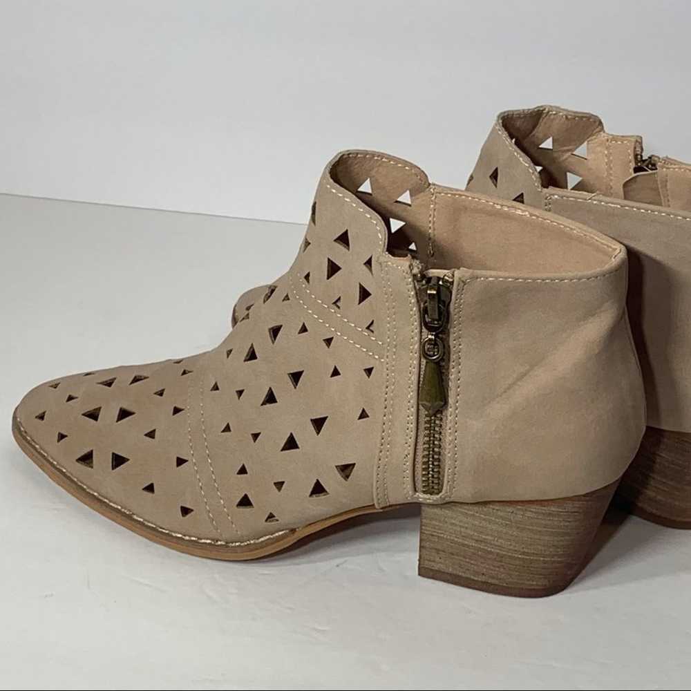 NWOT Yoki Kylie Geometric Cutout Bootie - image 5