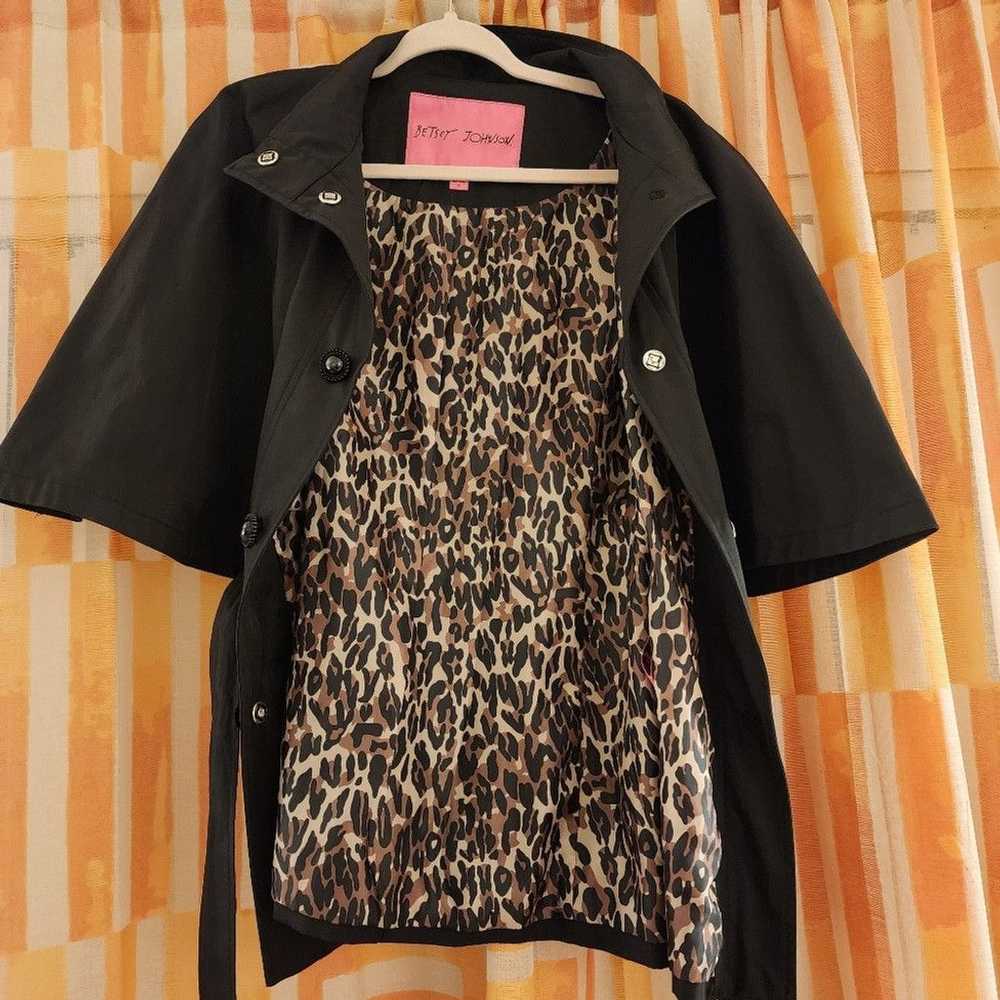 Betsey Johnson EUC Betsey Johnson Cape Coat - image 3