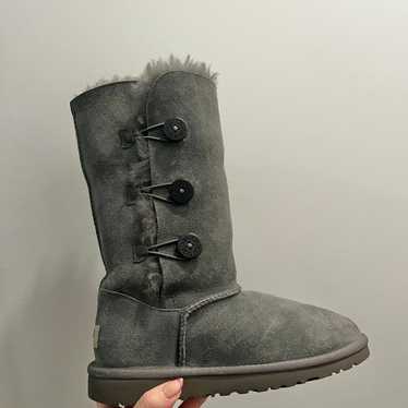 UGG tall 3 Bailey button