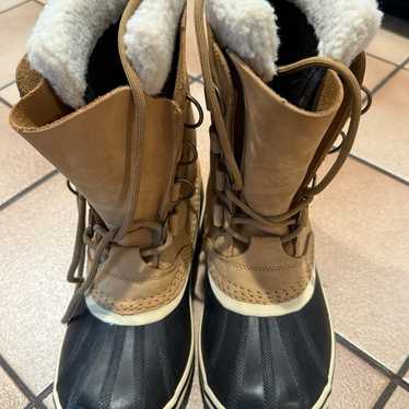 Sorel women’s snow boots - like new