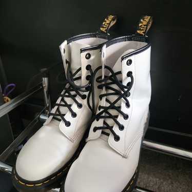 Doc Martens 1460 white