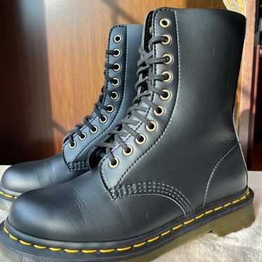 1460 Dr. Martens Boots