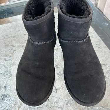 Uggs classic mini II boots black size 8 - image 1