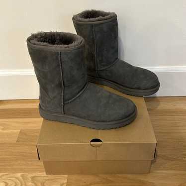 Woman’s Ugg Classic Short 2 Grey Boots Size 8 - image 1