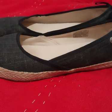 Ugg Australia bow detail flats