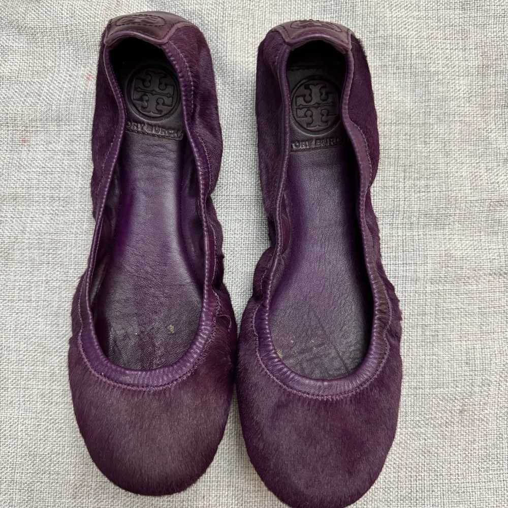 TORY BURCH Eddie Purple Calf Hair Pony Ballet Fla… - image 1