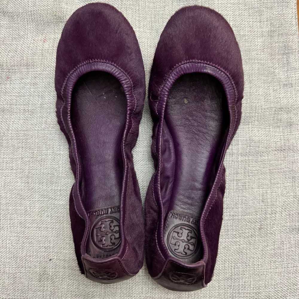 TORY BURCH Eddie Purple Calf Hair Pony Ballet Fla… - image 2