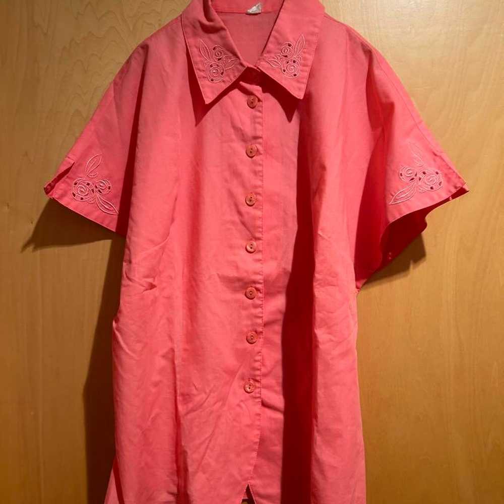 Coral Pink Embroidered Rose Short Sleeve Shirt Vi… - image 1