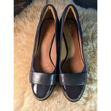 Clarks artisan navy Tarah Brae pump  - sz. 8M (EU3