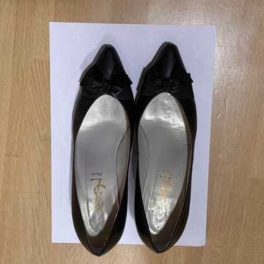 Excellent condition Yves Saint Laurent ribbon pum… - image 1