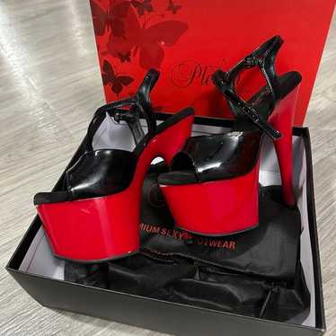 Red and black pleasers