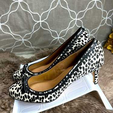 (Z) Ann Taylor Snow Leopard Print Kitten Heels Si… - image 1