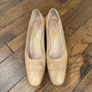 Cream Salvatore Ferragamo Pumps