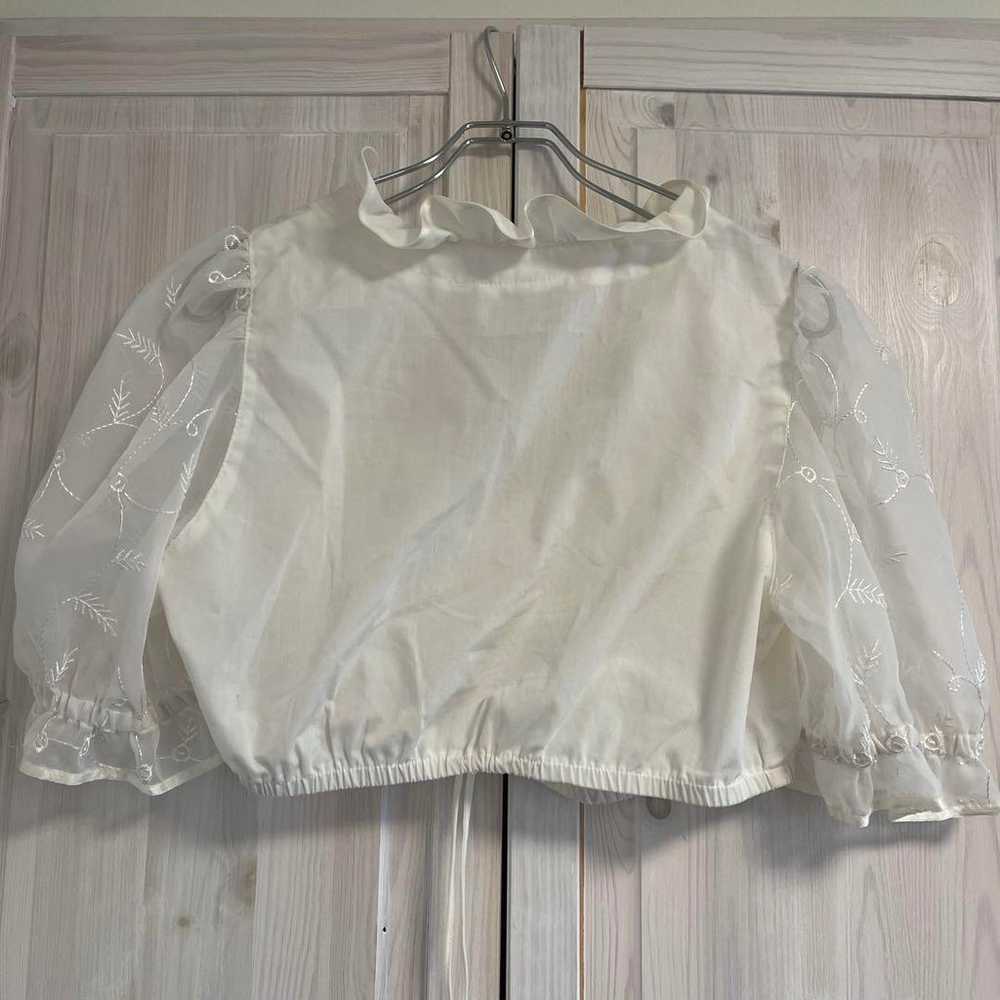 COUNTRY Line White Cropped Blouse - image 2