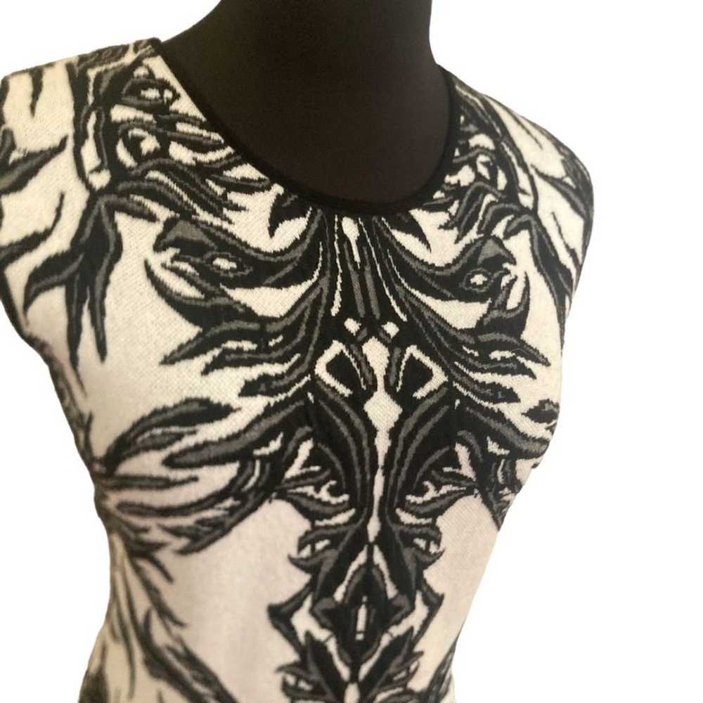 NVQ Black and Cream Patterned Knit Dress, Size Me… - image 10