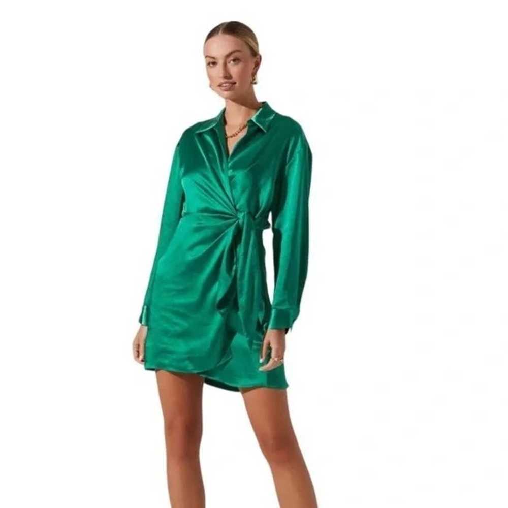 ASTR the Label Long Sleeve Satin Wrap Dress Emera… - image 4