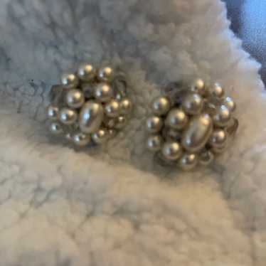 Mid Century Pearl Beaded Cluster Clip on Earrings 