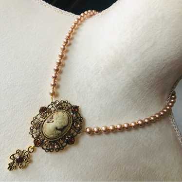 Handcrafted repurpose victorian lady cameo pendan… - image 1