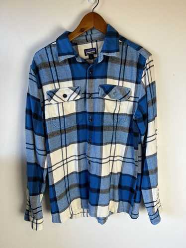 Patagonia Patagonia flannel button up shirt