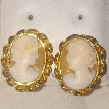 Vintage 14k Gold Shell Cameo