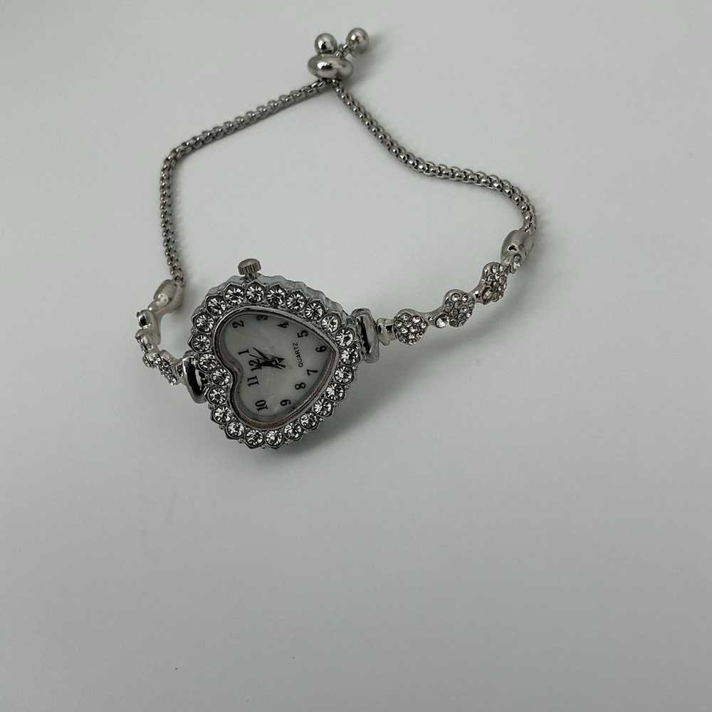 Women watch - image 1