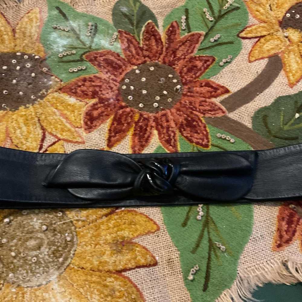 Vintage Elegant Black Fashion Belt with Bow Accent - image 3