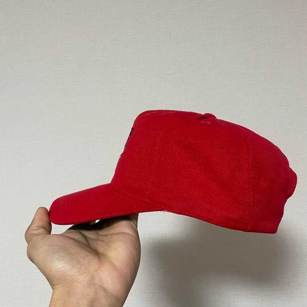 This is a cap from the Chicago Bulls from the 198… - image 2