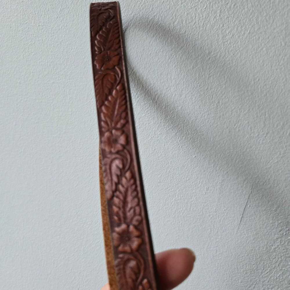 Vintage brown leather belt embossed floral m/l - image 4