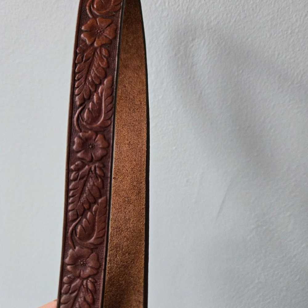 Vintage brown leather belt embossed floral m/l - image 5