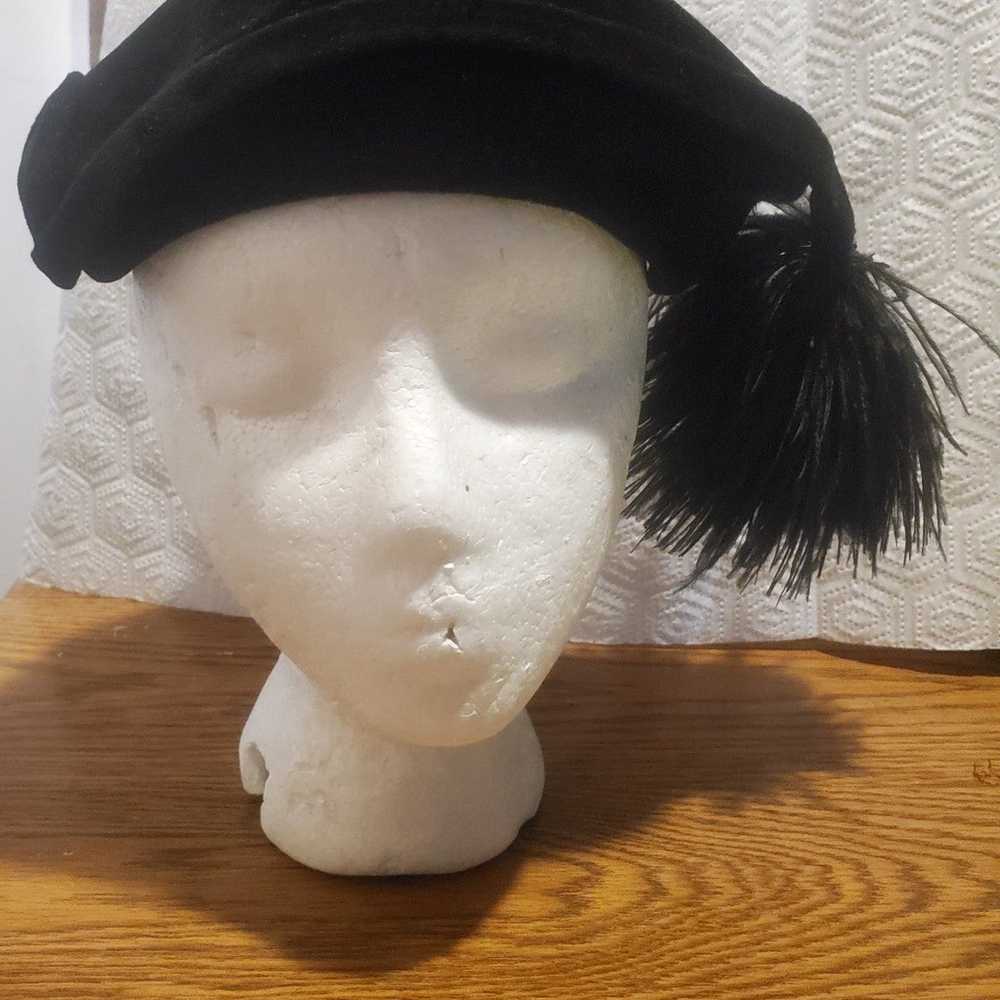 VINTAGE  VELOUR  LADIES  BLACK FELT CURVETTE HAT … - image 1