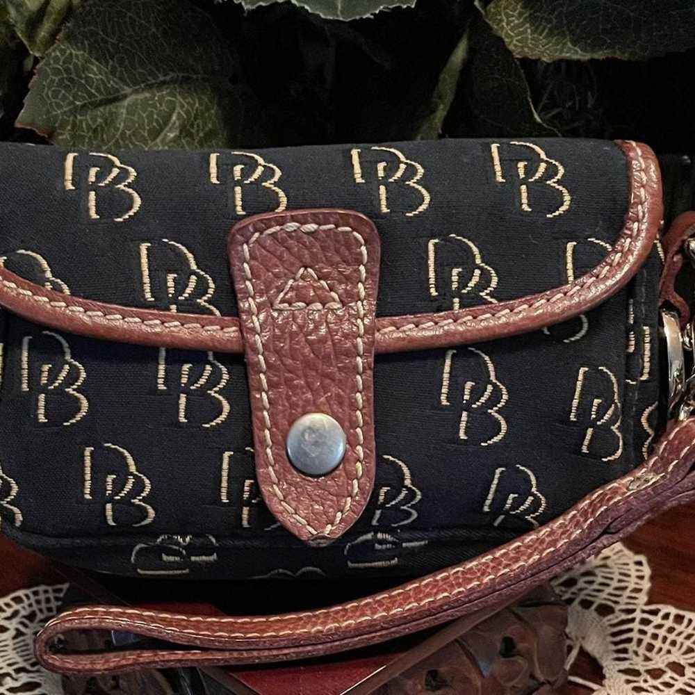 Vintage Dooney & Bourke Logo Wristlet; Black Sign… - image 2