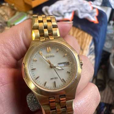 Ladys gold Citizen’s watch