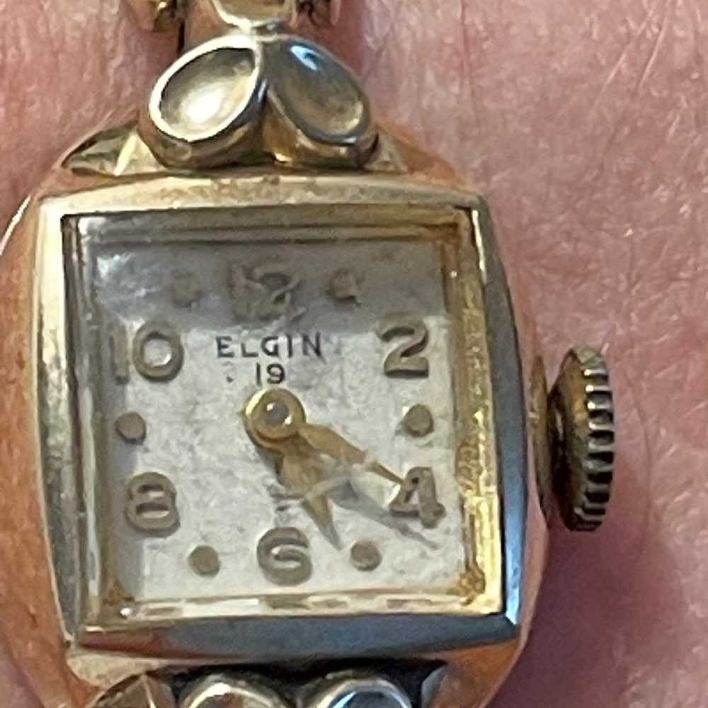 Vintage ELGIN ladies watch with gold band WORKS - image 2